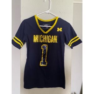 Michigan wolverines top